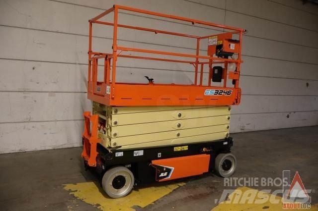 JLG 3246ES Kuukulkijat
