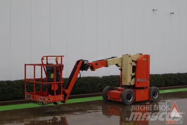JLG E300AJP Kuukulkijat
