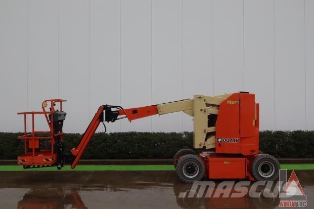 JLG E300AJP Kuukulkijat