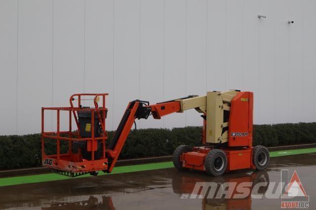 JLG E300AJP Kuukulkijat