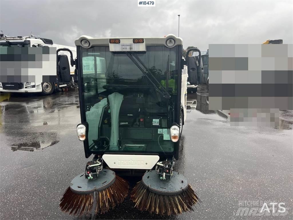 Boschung S2 sweeper Lakaisuautot