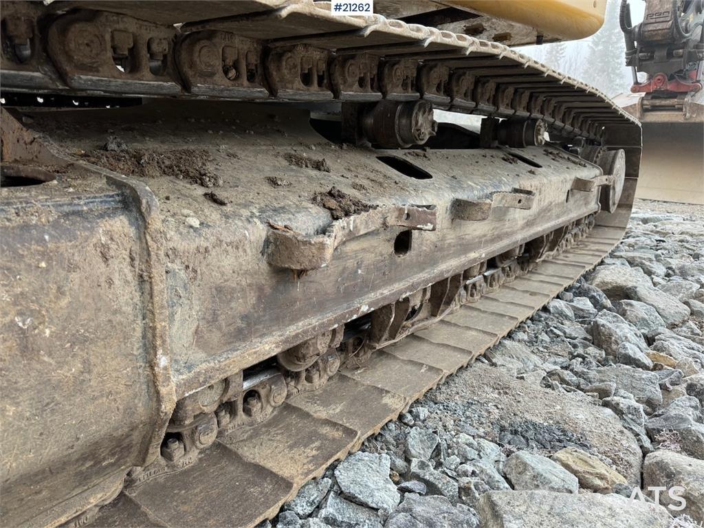 CAT 323 Telakaivukoneet