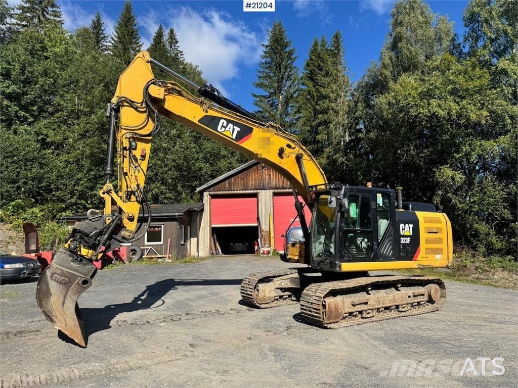CAT 323FL Telakaivukoneet