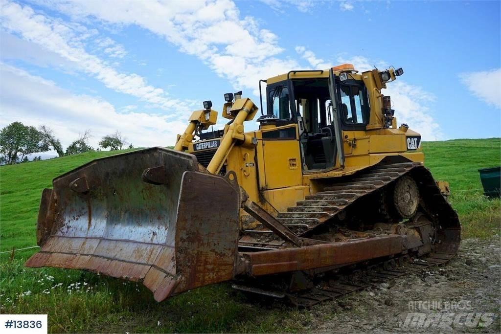 CAT D6T Telaketjupuskutraktorit
