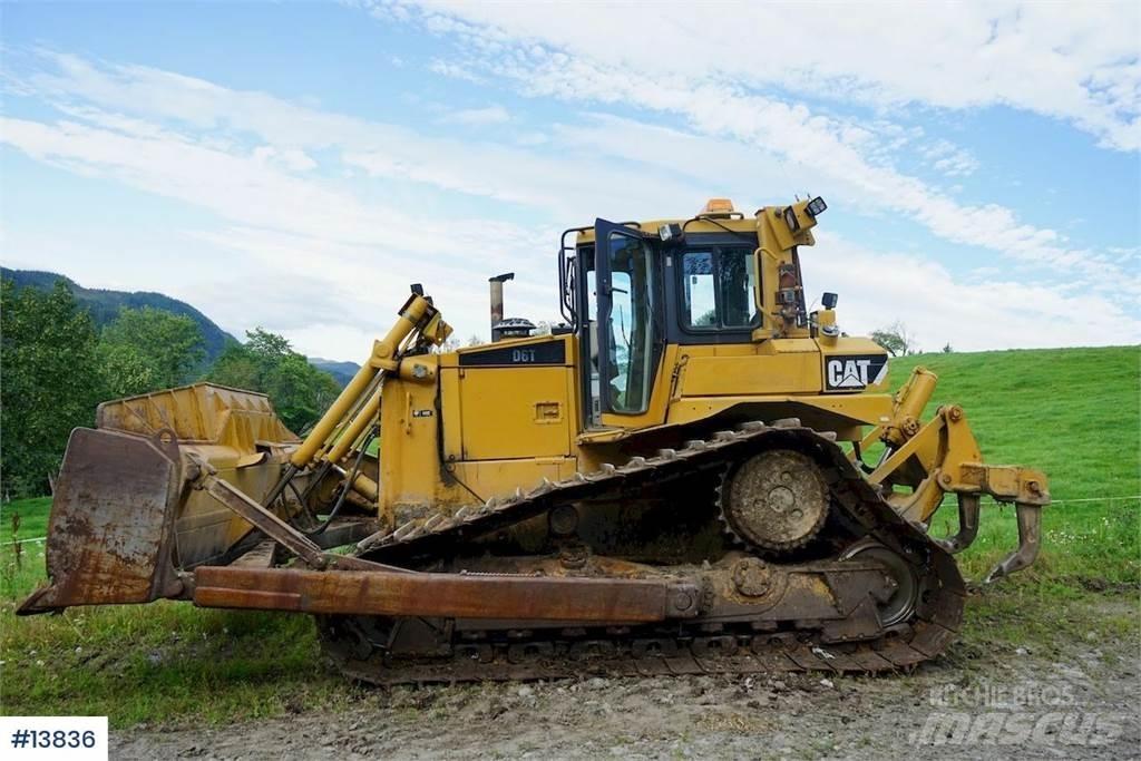 CAT D6T Telaketjupuskutraktorit