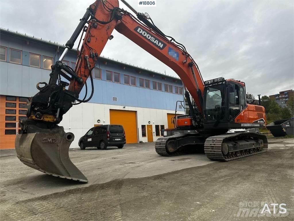Doosan DX225LC Telakaivukoneet