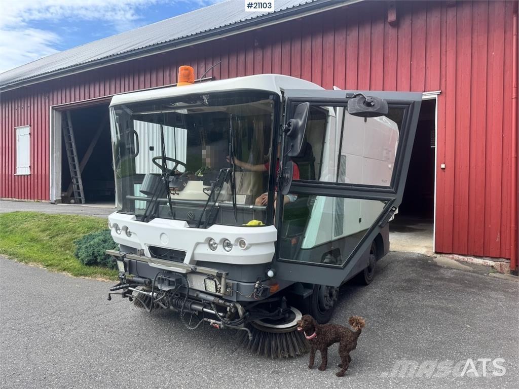 Ravo 540 Sweeper. Lakaisuautot