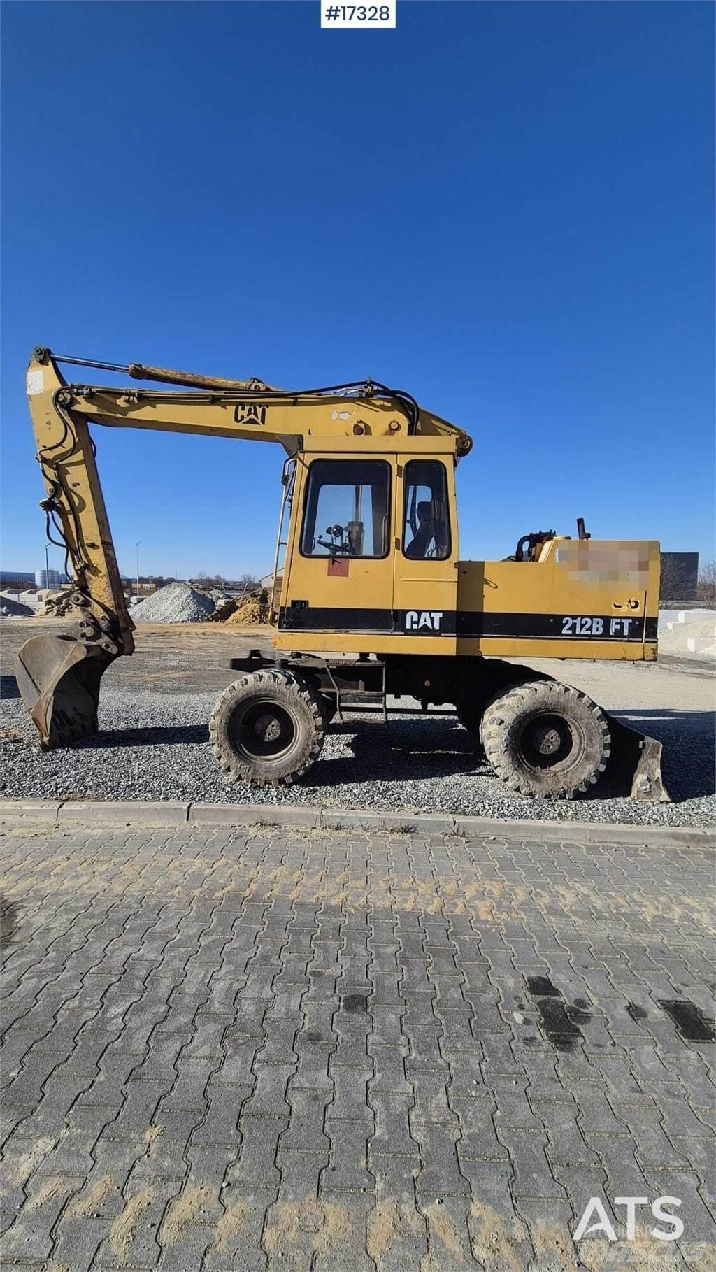CAT 212BFT Pyöräkaivukoneet
