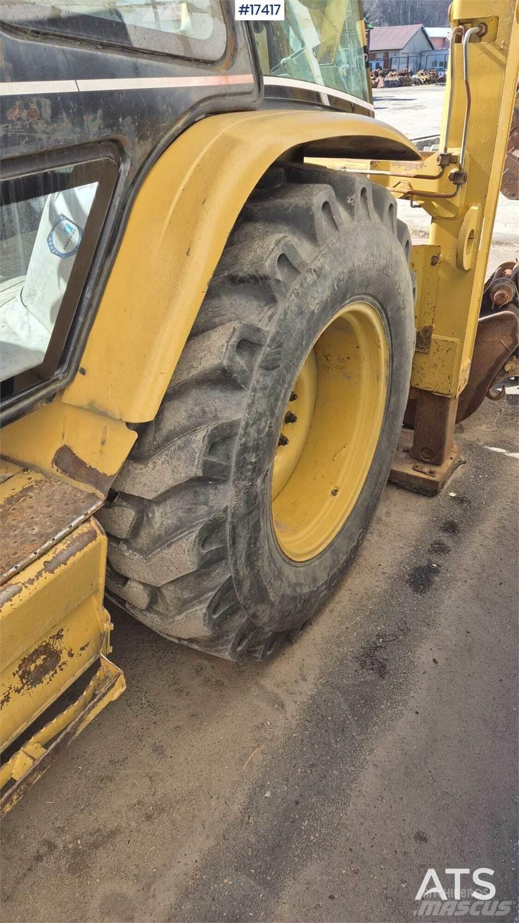 CAT 428D Kaivurikuormaajat