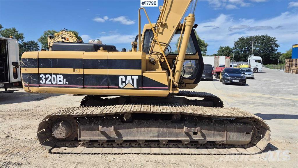 JCB JS 220 LONG Telakaivukoneet