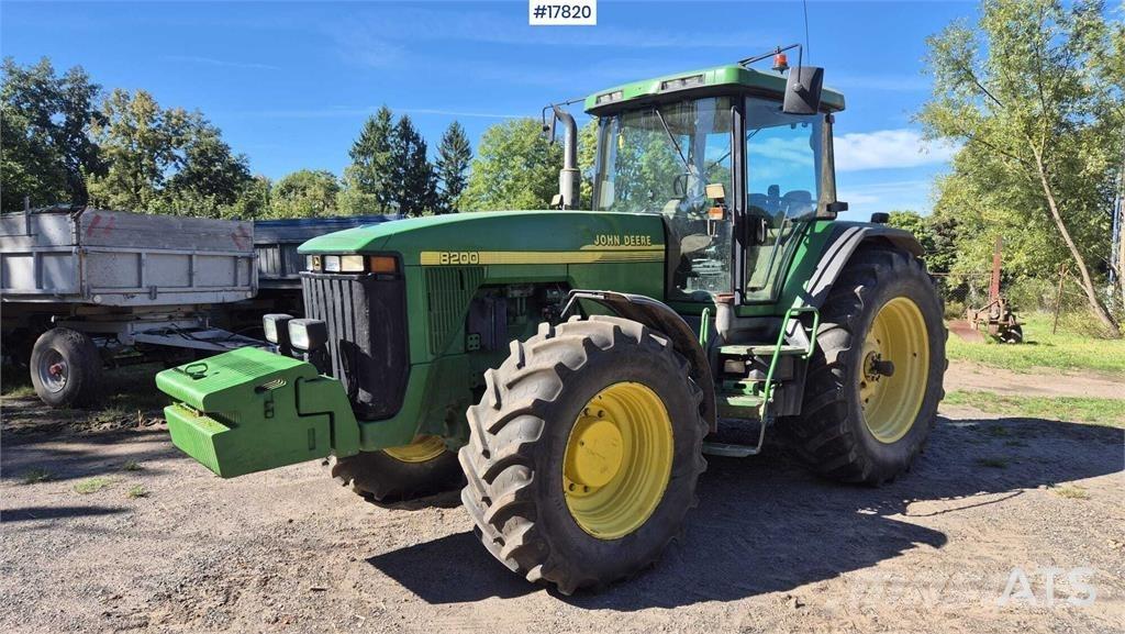 John Deere 8200 Traktorit
