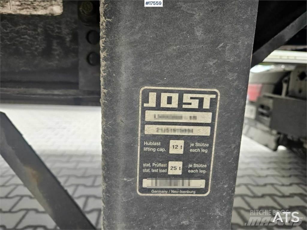 Krone SDK 27 Pressukapellipuoliperävaunut