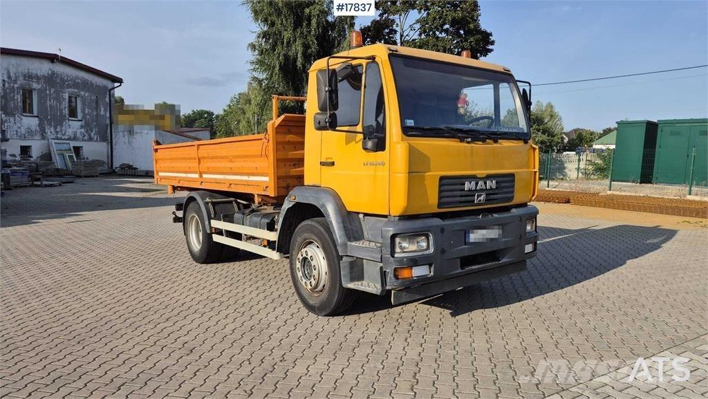 MAN 18.225 LC Sora- ja kippiautot