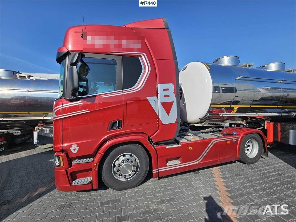 Scania R530 V8 Vetopöytäautot