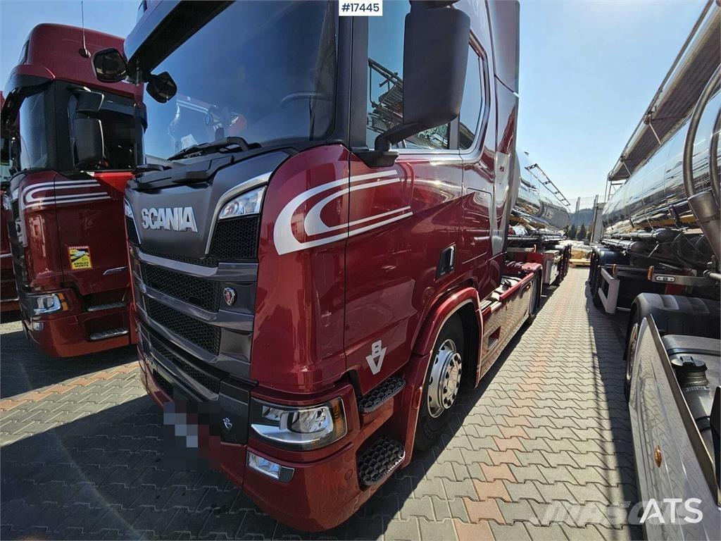 Scania R530 V8 Vetopöytäautot