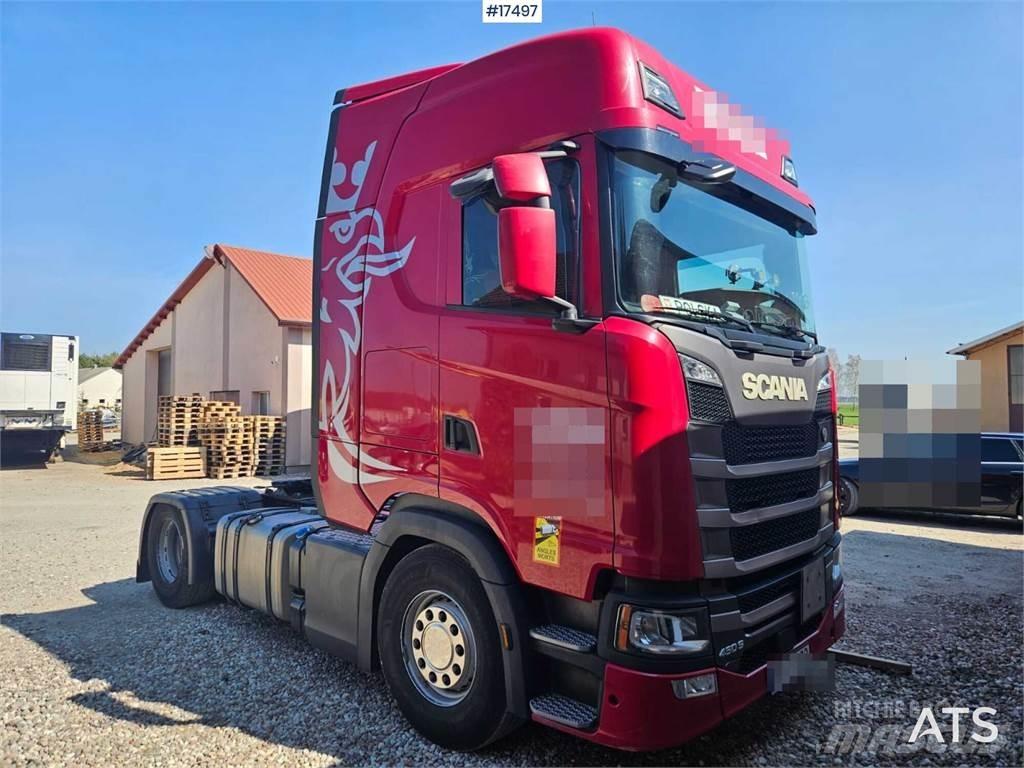 Scania S450 Vetopöytäautot