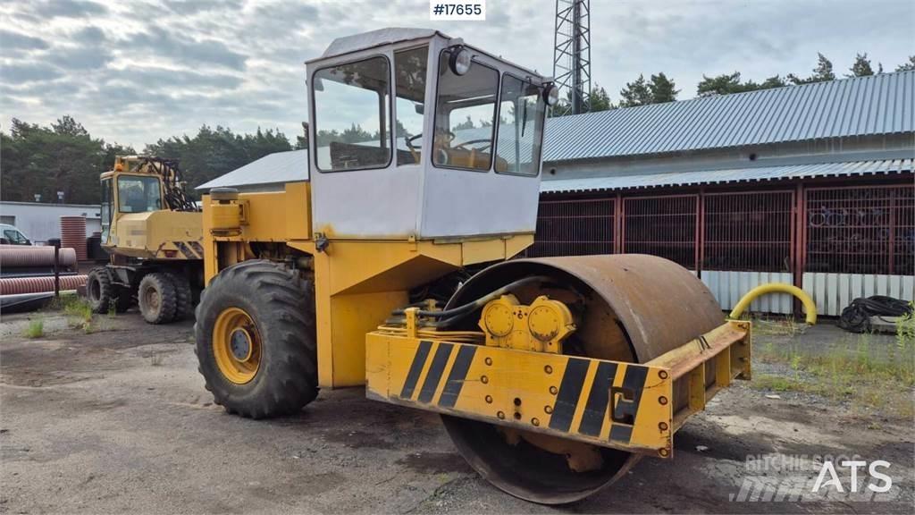 Stavostroj VV 111 Yksivalssijyrät