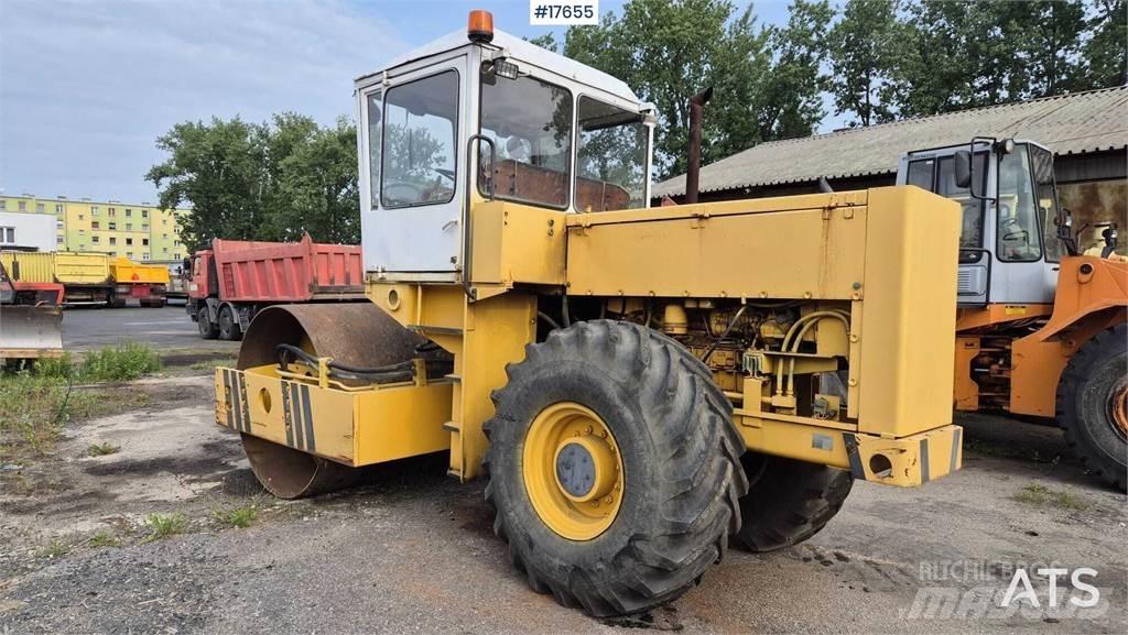 Stavostroj VV 111 Yksivalssijyrät