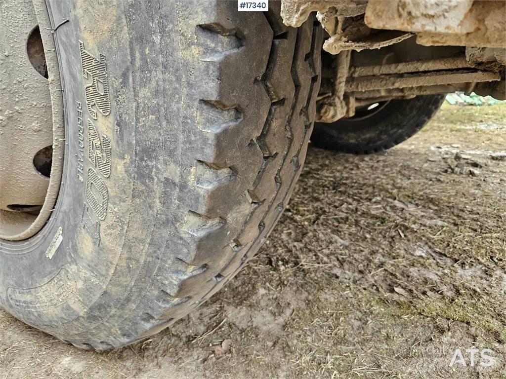 Volvo 420 8x4 Sora- ja kippiautot