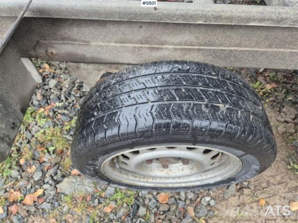 Agados ATLAS Kevyet peräkärryt