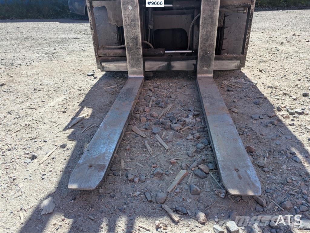 CAT DP30N Dieseltrukit