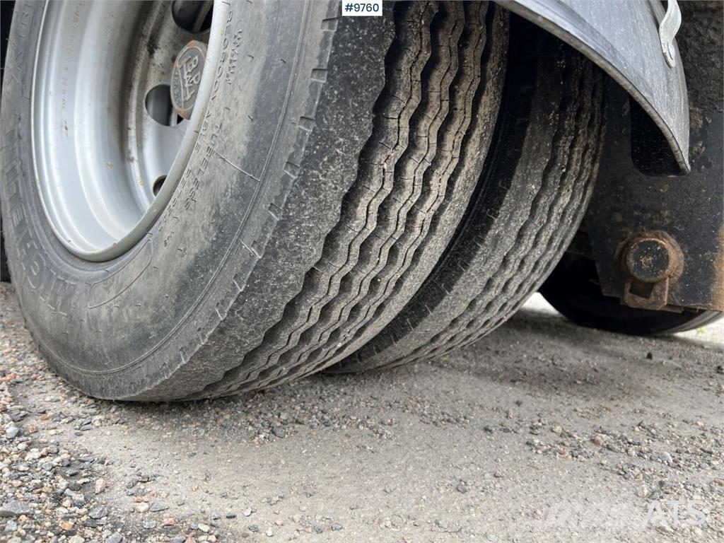 Ekeri S8-N Kylmä-/Lämpökoripuoliperävaunut