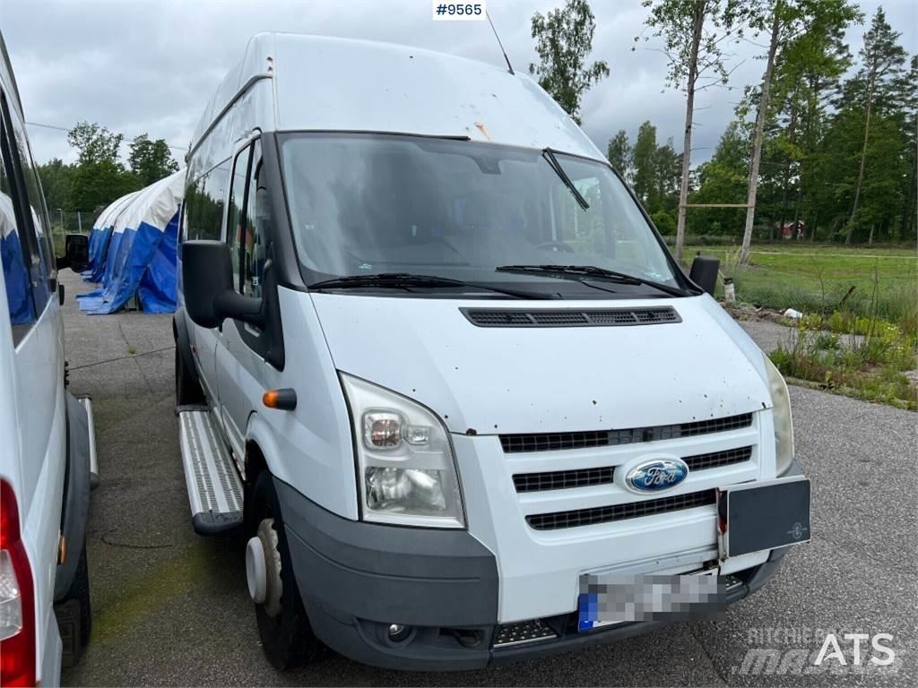 Ford Transit Minibussit