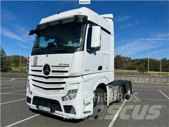 Mercedes-Benz ACTROS Vetopöytäautot