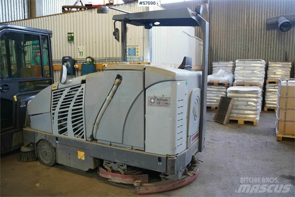 Nilfisk CR1200 Lakaisuautot