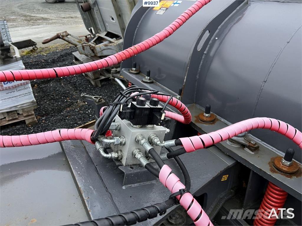 Pome JETI/ Volvo Aurat