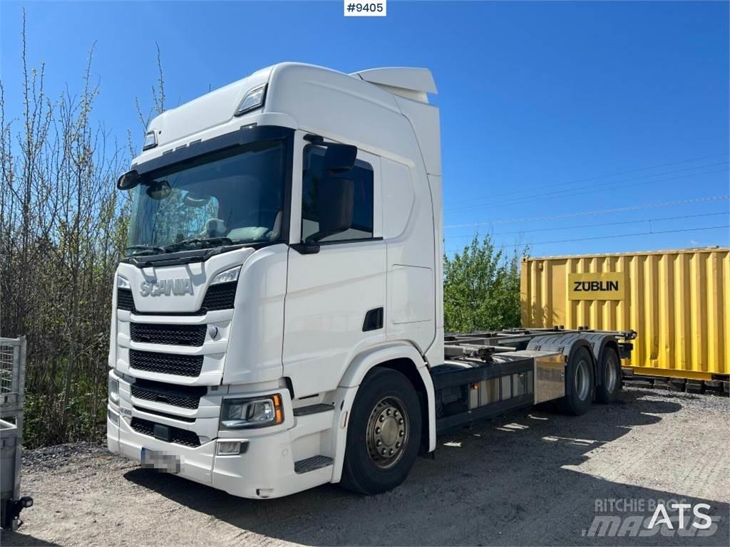 Scania R 500 B6X2NB Konttipuoliperävaunut