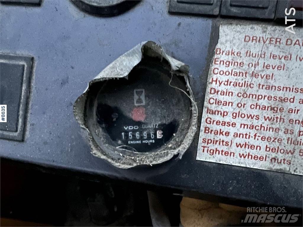 Volvo BM L120 Pyöräpuskutraktori