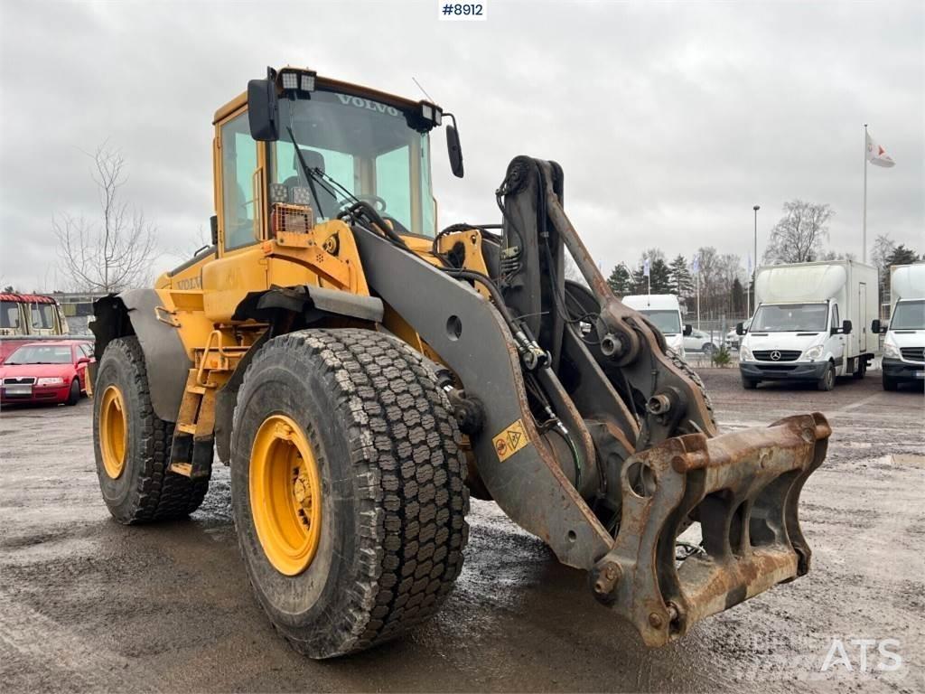 Volvo L110E Pyöräpuskutraktori