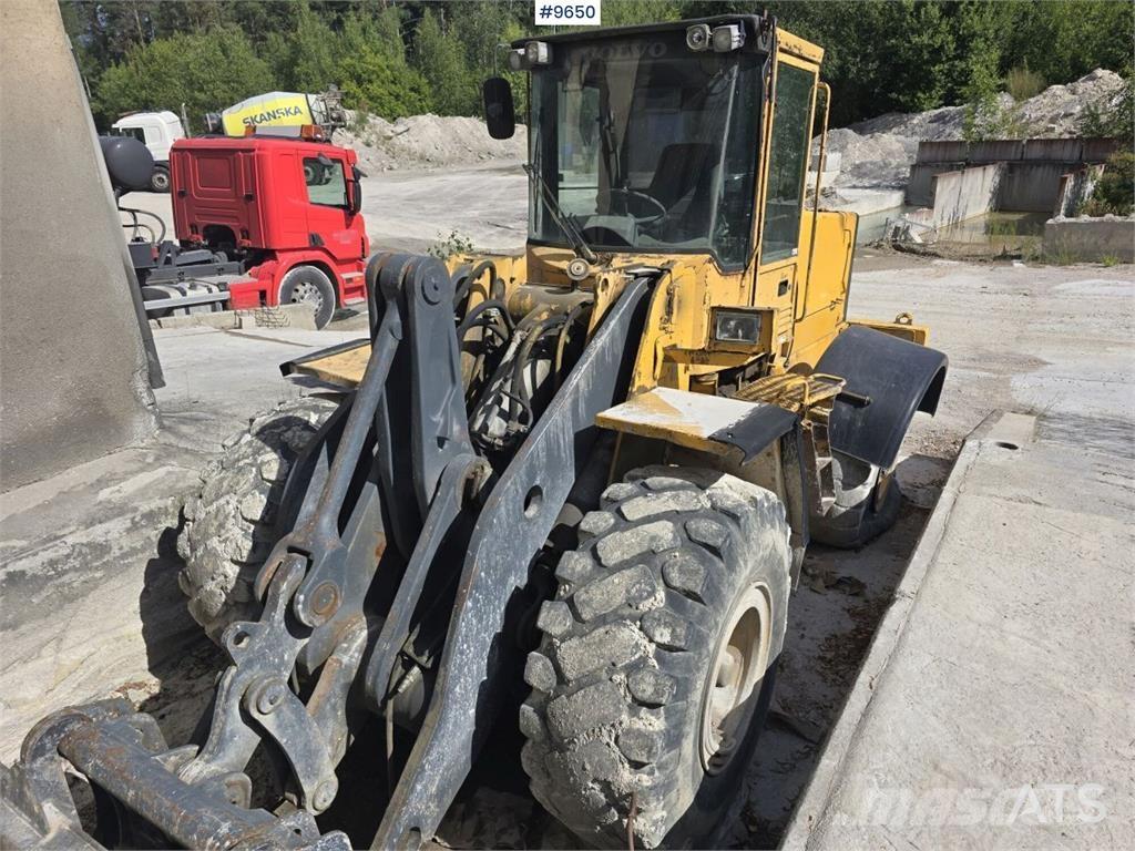 Volvo L120 Pyöräpuskutraktori