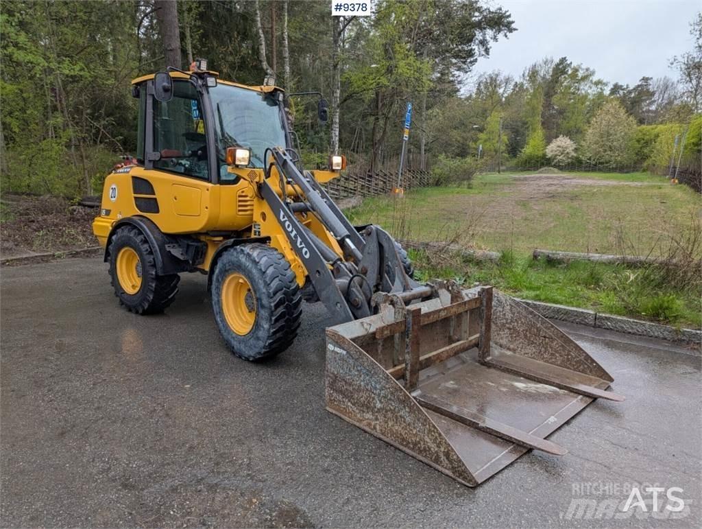 Volvo L25F Pyöräpuskutraktori
