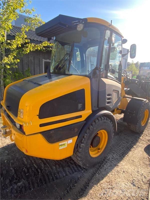 JCB 407 Pyöräkuormaajat