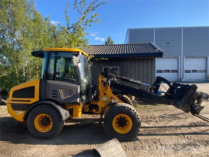 JCB 407 Pyöräkuormaajat