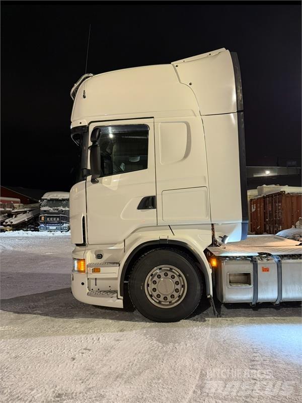 Scania R560 Vetopöytäautot