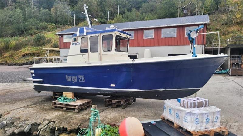  Targa 25 Veneet, proomut ja ponttoonit