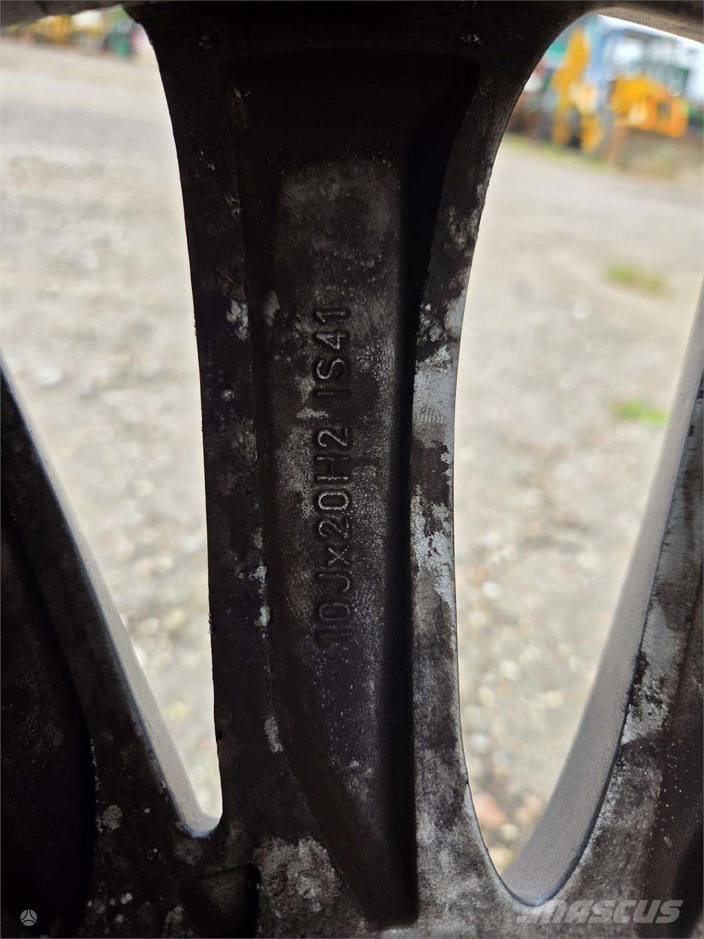 BMW  Renkaat ja vanteet