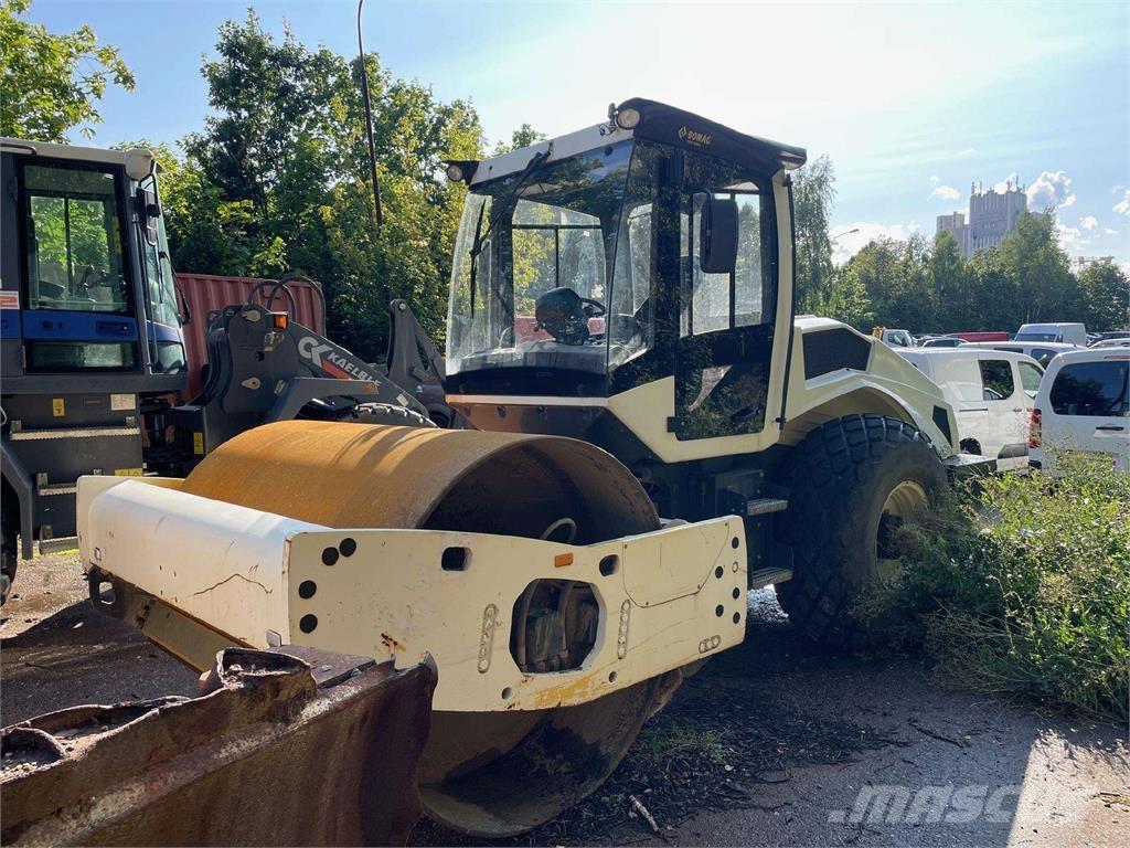 Bomag BW 211-5 Yksivalssijyrät
