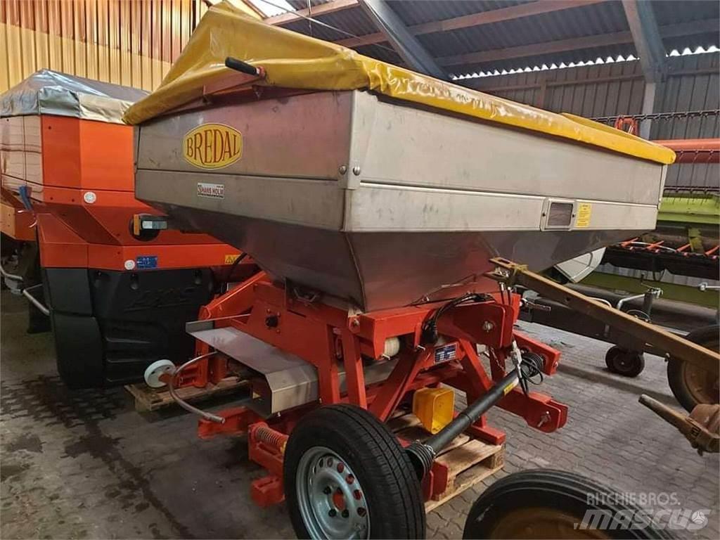 Bredal F2 2500 Lannoitteenlevittimet
