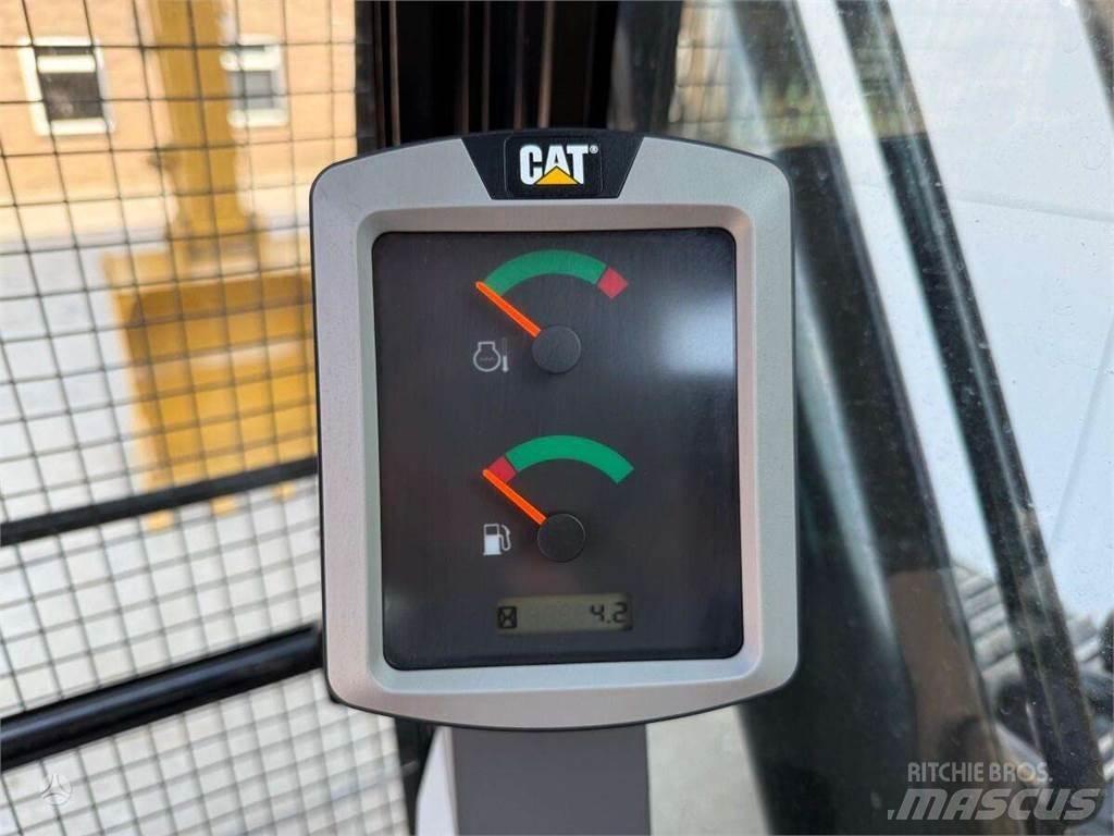 CAT 320D3 Telakaivukoneet