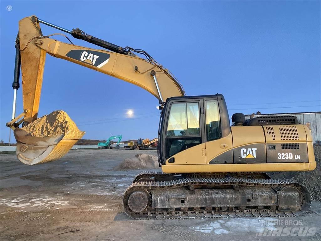 CAT 323 DLN Telakaivukoneet