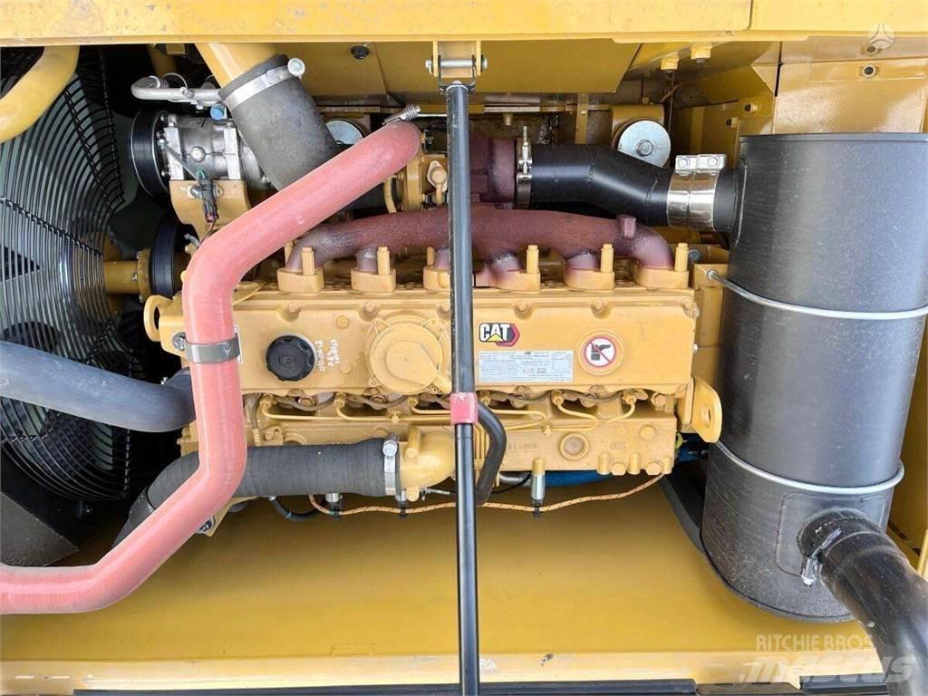 CAT 323D3 Telakaivukoneet