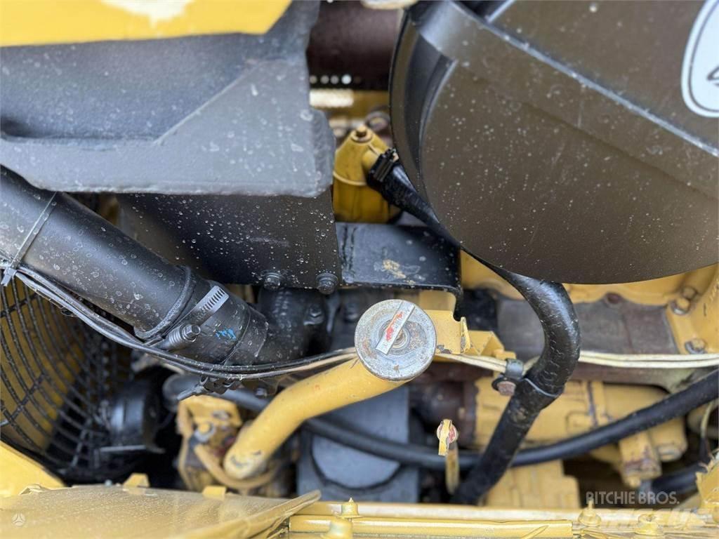 CAT D5H LGP Telaketjupuskutraktorit