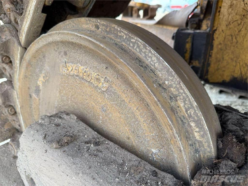 CAT D5N LGP Telaketjupuskutraktorit