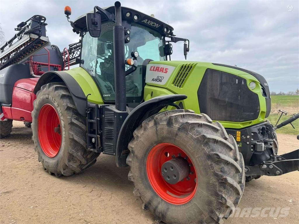 CLAAS Axion 870 Traktorit