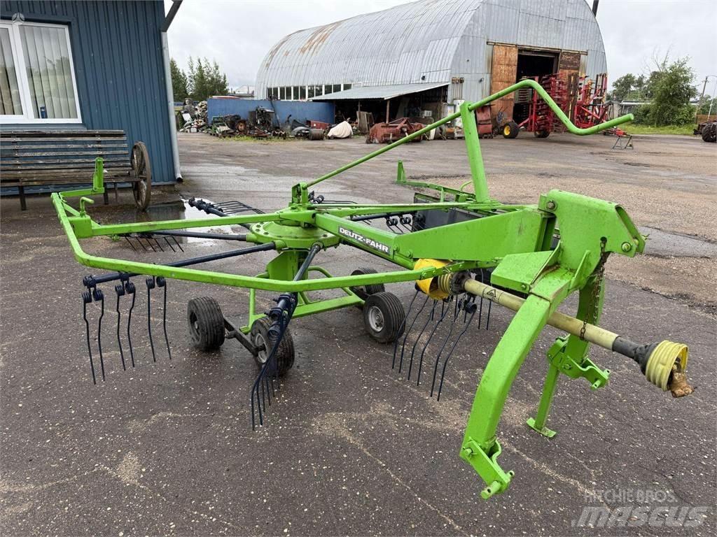 Deutz-Fahr 300 Rehuvaunut
