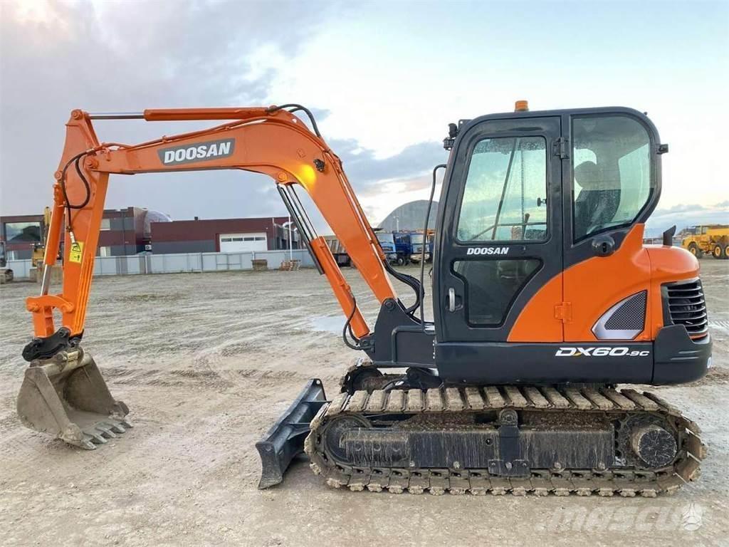 Doosan DX 60 C Minikaivukoneet < 7t
